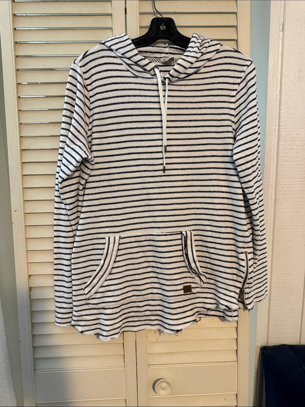 Reef Women's Striped Hooded Pullover - White & Black